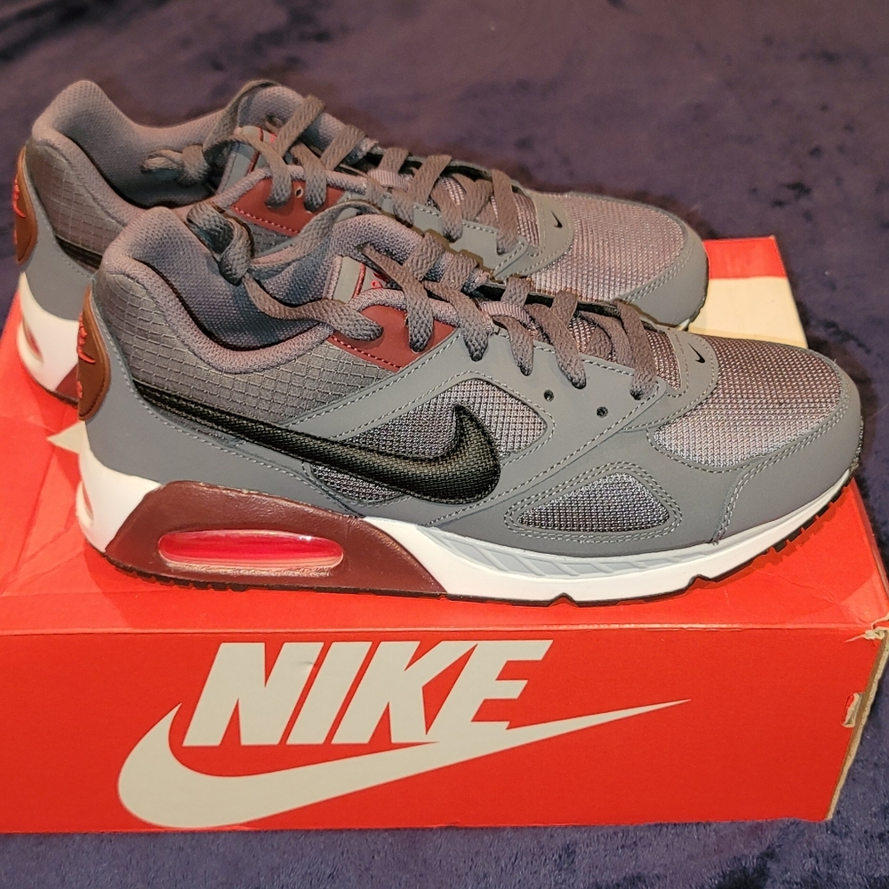 Nike Air Max IVO NIB